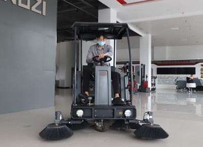 駕駛式掃地機(jī) 駕駛式掃地機(jī)